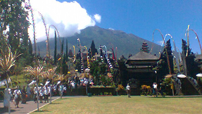 Bratan-Wassertempel (Zeremonie), Bali